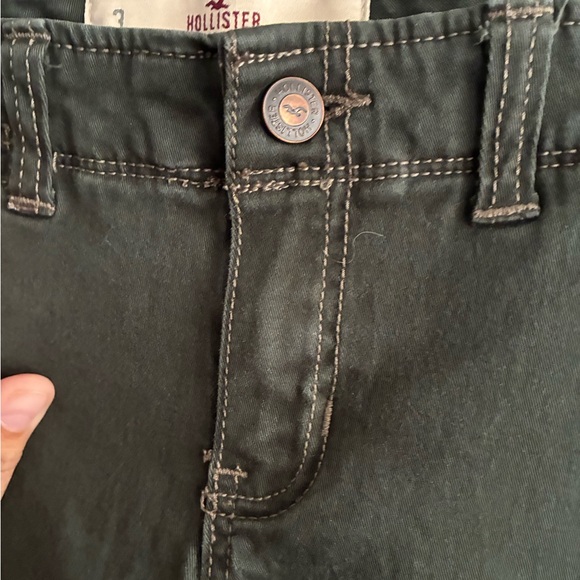 Hollister Women's Boyshort Low Rise Olive Shorts 3 - Picture 5 of 13